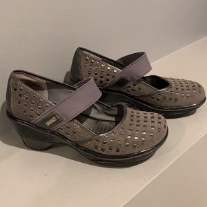 JAMBU Mary Jane-Slip-On Leather Sport Wedge Size 8